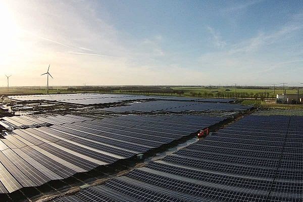 Solarpark Delfzijl (NL)