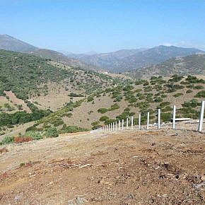 Line of posts for slope parallel installation